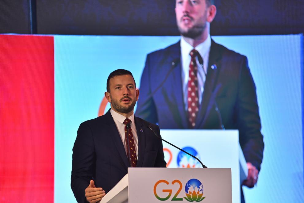 Virginijus Sinkevičius speaking to audience.